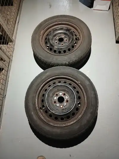 TOYOTA CAMRY 2023 ONLY FOUR RIM FOR SALE IN TORONTO AREA. PRICE ONLY $199 PLEASE CALL, MR. ZACK........