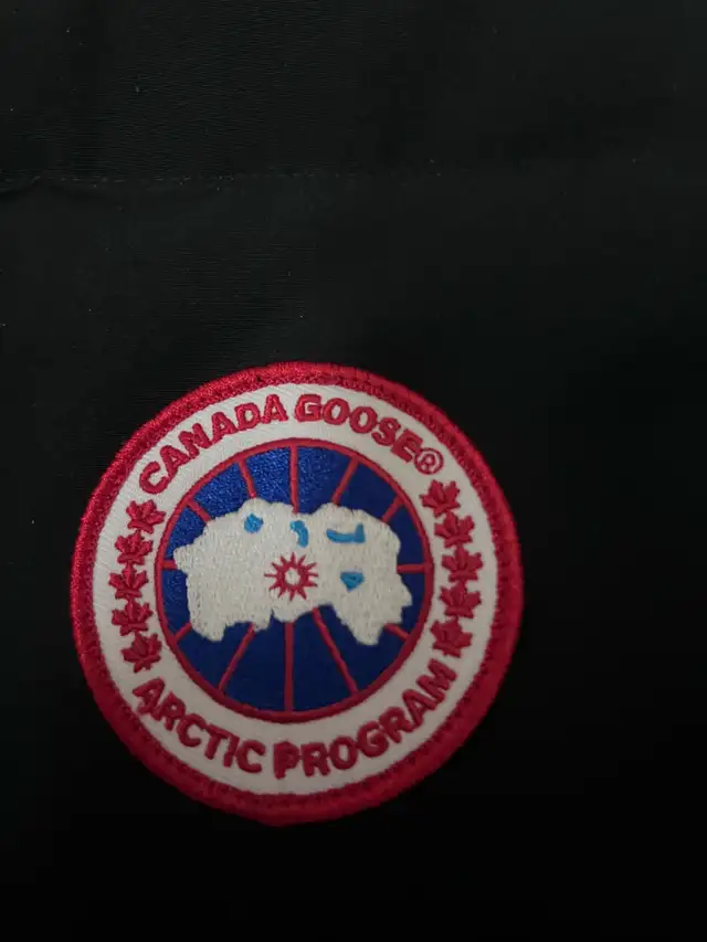 Canada Goose Vest in Kids & Youth in Edmonton - Image 3