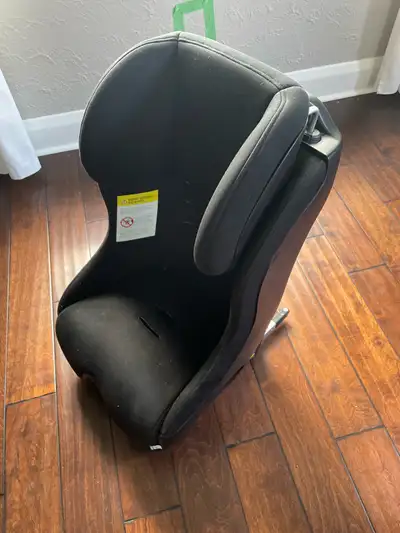 Great booster seat Incredibly sturdy and well made Premium safety Adjustable and reclinable Clicks i...