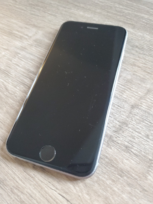 Apple iPhone 6S 32G Unlocked in Cell Phones in Windsor Region