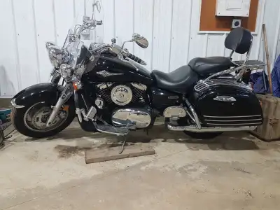 Vulcan Nomad 1600 Excellent condition always stored indoors nothing faded. Good rubber, Power Comman...