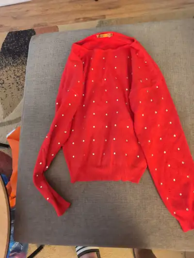 Belldini red crewneck sweater pick up in st Albert, View more