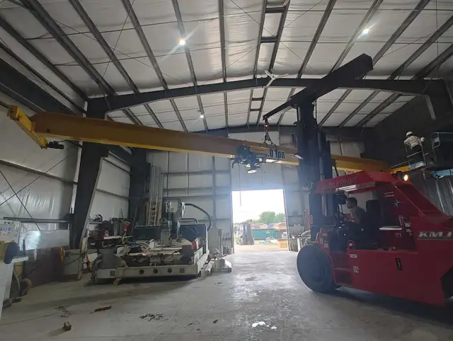 overhead cranes in Other Business & Industrial in Barrie - Image 5