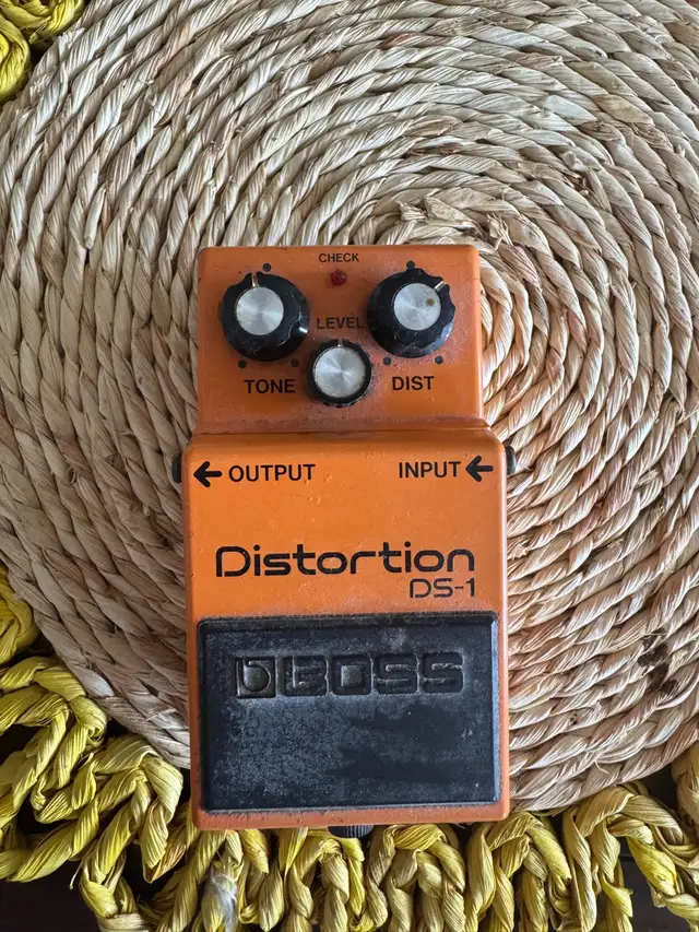 Vintage Boss DS-1 early 90s Kurt Cobain!!! in Amps & Pedals in City of Toronto - Image 2
