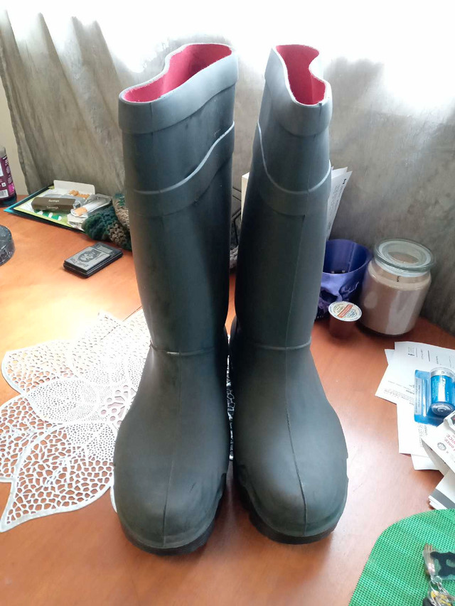 Dunlop steel toe boots in Men's Shoes in Renfrew - Image 2