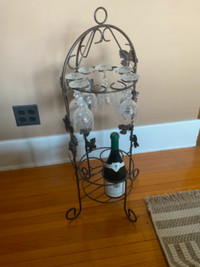 Wine Rack with Crystal Glasses