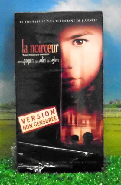 Cassette Vidéo VHS...De ma collection..."La Noirceur"...Anna Paquin...Suspense Fantastique...1 h 42...