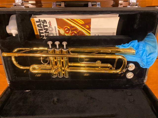 Yamaha YTR 2335 Trumpet in Brass in Vernon