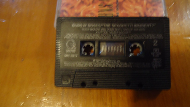 GNR/ spaghetti incident  music tape/cassette album in CDs, DVDs & Blu-ray in Gatineau - Image 3