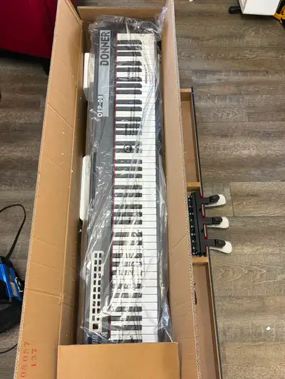 Brand new Donner DEP-08 Digital piano, View more