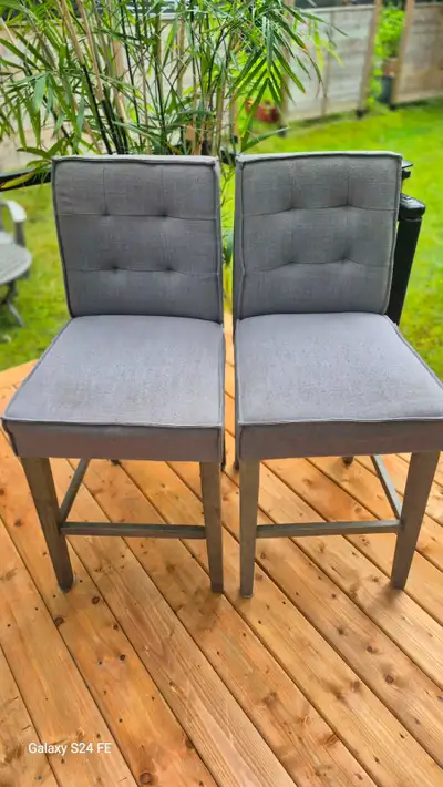 Tabouret en tissu et bois naturel, View more