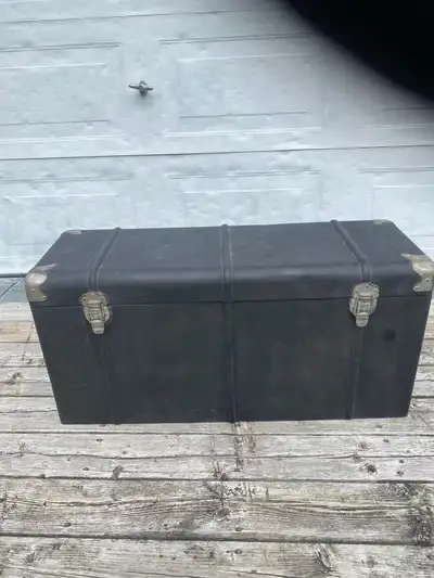 Old car trunk from the 1930’s use as is or easy restoration. 38.5 x 18 x 13.5 inches