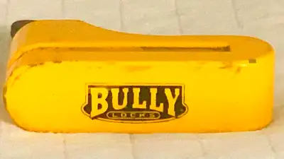Bully 10mm Disc Lock. Cadenas de disque à moto 10mm de largeur. Deux clefs. Prix ferme.