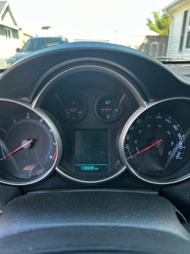 2014 Chevy Cruze in Cars & Trucks in Chatham-Kent - Image 3