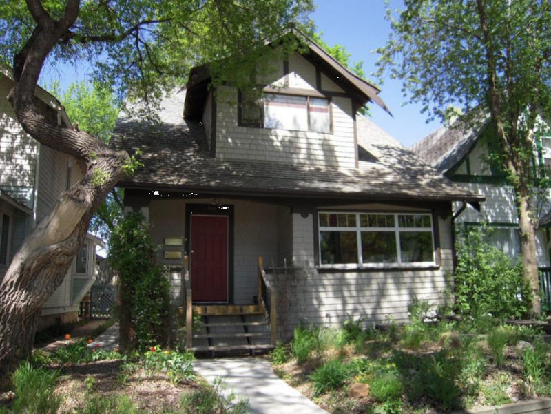 Attractive Two Storey House in Caswell Hill Long Term Rentals