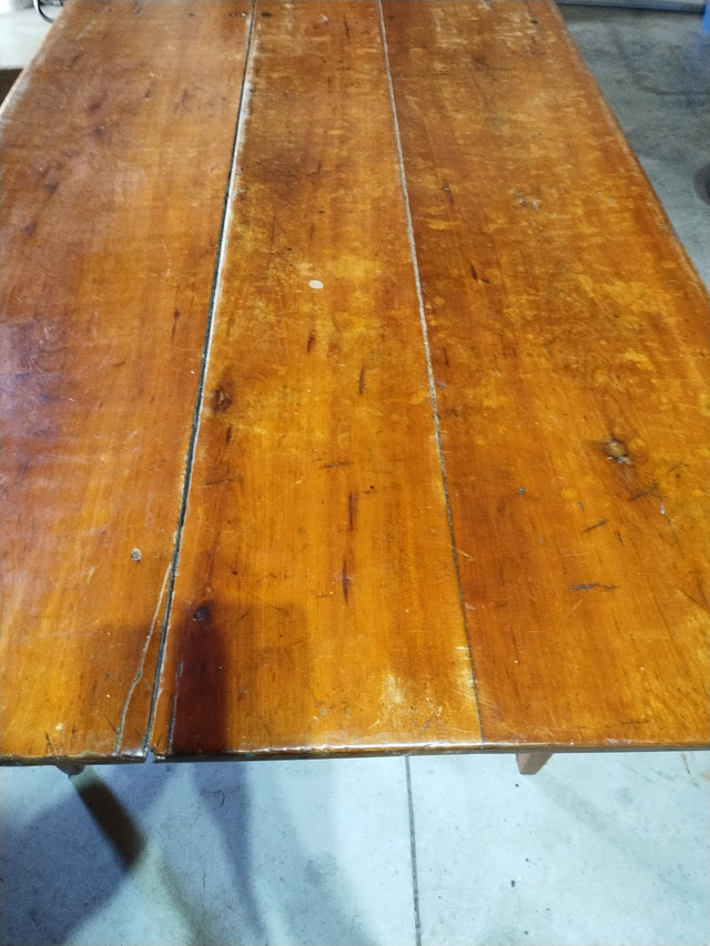 FOR SALE-EARLY  CISCA 1900 3 BOARD 2 DRAWER HARVEST TABLE in Other Tables in Owen Sound