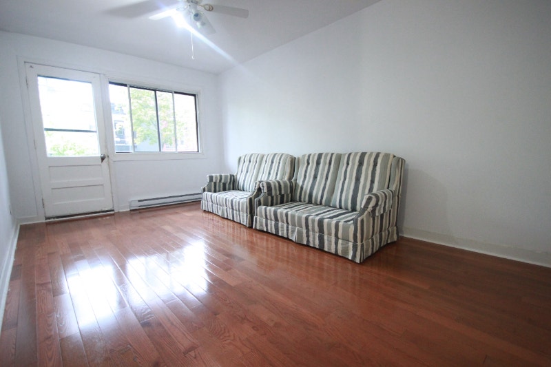 5.5 Apartment Plateau /Mile End 1600 Style Condo Locations longue