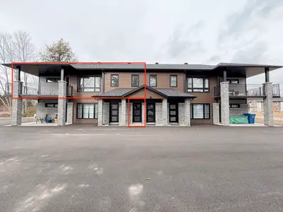 *** Magnifique 4 1/2 avec garage***