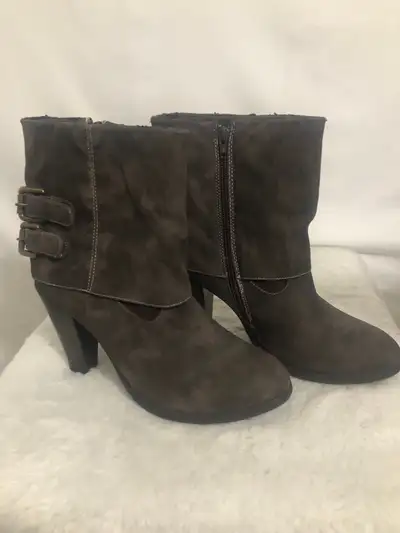 Women’s Brown Leather Heeled Boots. Size 9., View more