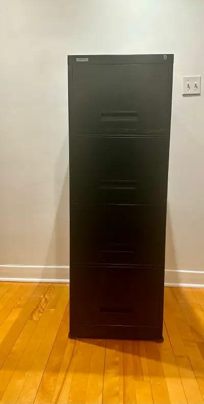 Classeur en metal noir Admiral / Black Metal Filing Cabinet, View more