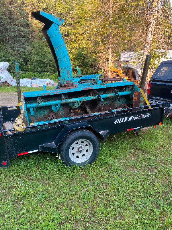 Cockshutt(Oliver) 1550 Tractor with double auger snow blower Farming