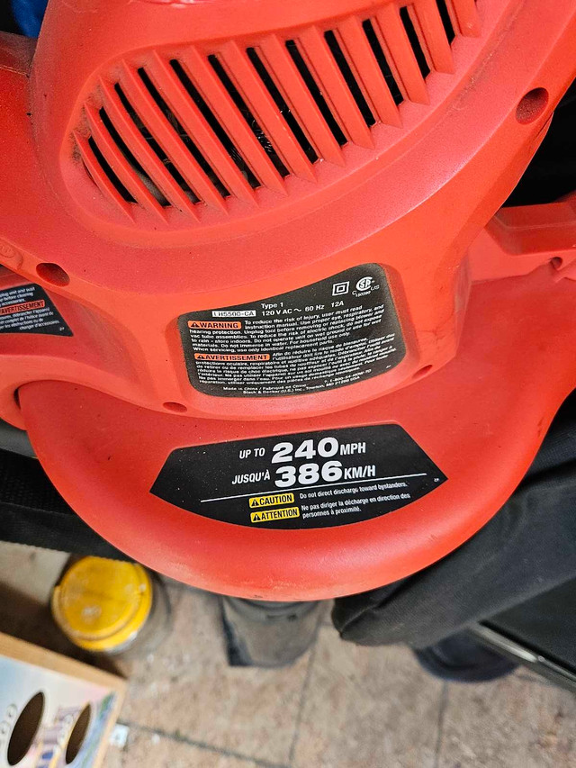 souffleur Black and Decker dans Tondeuses et souffleuses  à Laval/Rive Nord