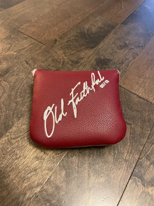 Old Faithful Golf Putter Cover in Golf in Ottawa - Image 2