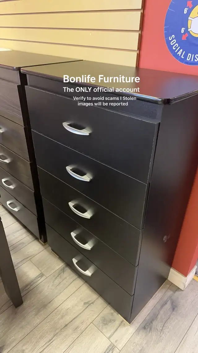 5 drawer chest on sale  in Dressers & Wardrobes in Markham / York Region - Image 4