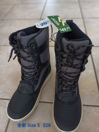 Brand new Snow boots Size 5