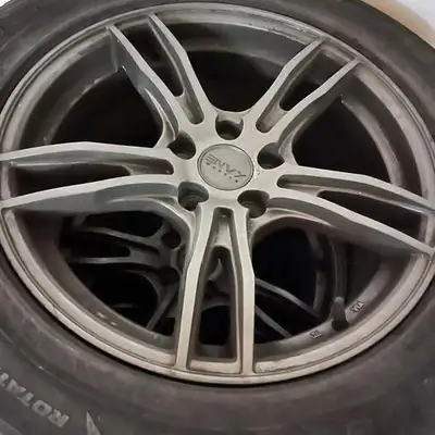 17” This wheel rim features a sleek 5-spoke design and is crafted for a refined, high-performance lo...
