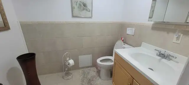 Lakefront Cottage by Lake Scugog in Ontario in Canada - Image 11