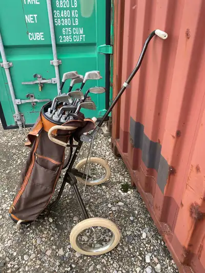 Northwestern men’s rh golf clubs with cart, View more