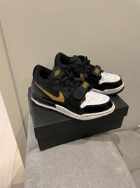 Nike Air Jordan size 7 85$ 