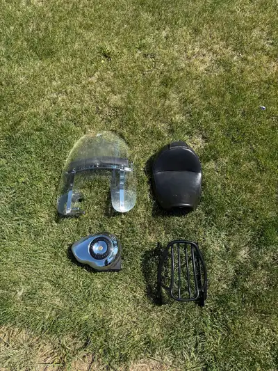 Quick detach windshield -$100 Saddlemen solo seat- $200 Stock air cleaner- $50 Cargo rack for dyna f...