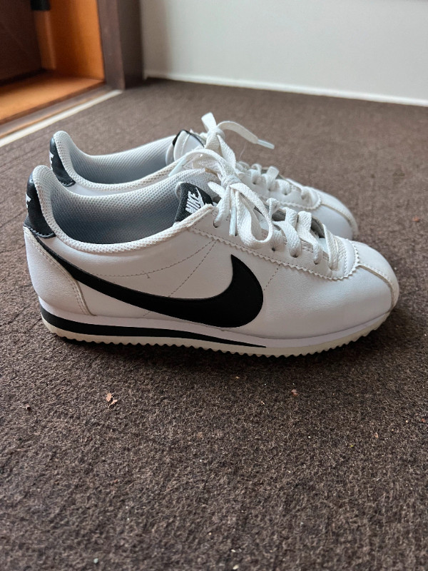 Nike shoes (cortez) black and white, size 6 in Women's - Shoes in Vancouver