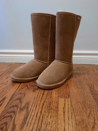 Bearpaw boots ladies size 8