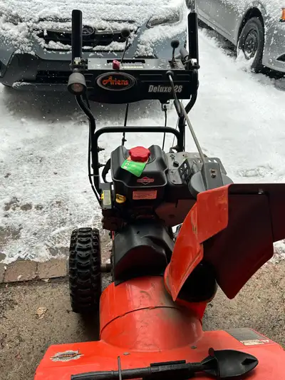 Ariens souffleuse/snowblower moteur à réparer/eng to be repaired, View more