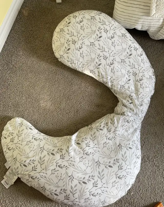 Boppy pregnancy pillow in Other in Guelph - Image 2