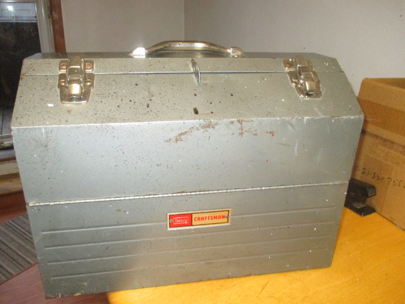 LARGE SEARS CRAFTSMAN COUNTERLEVER FOLDING TOOL BOX 30 Tool Storage