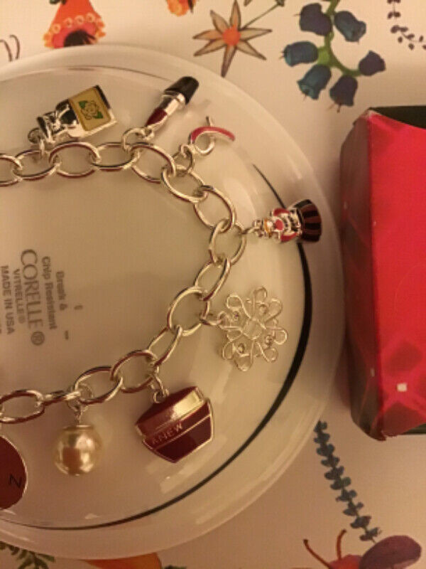 Avon 125th Anniversary Bracelets 2 Available in Jewellery & Watches in Oakville / Halton Region - Image 3