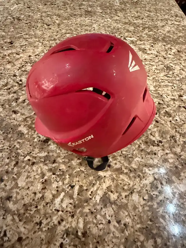 Easton Baseball Batting Helmet • Only $10 •size 6.5-7.5 in Baseball & Softball in Oakville / Halton Region - Image 6