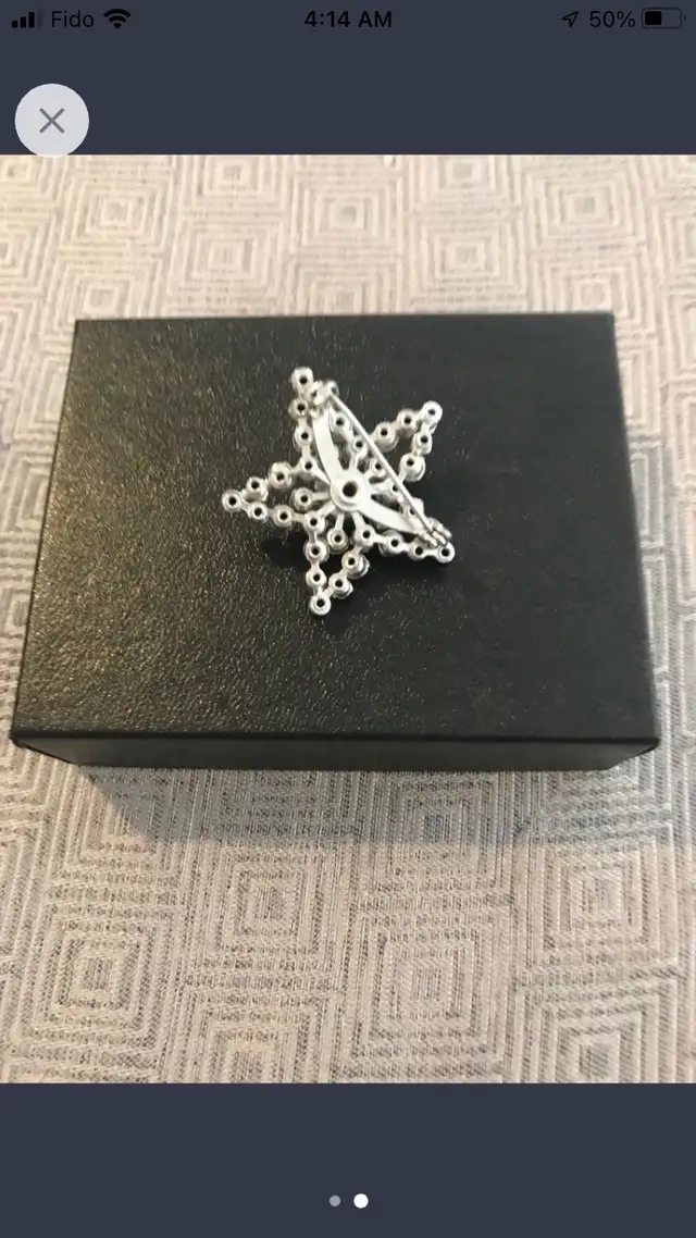 Star shaped brooch - Broche en forme d’étoile  in Jewellery & Watches in City of Montréal - Image 3