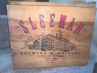 Vintage Sleeman beer wood crate, mint condition