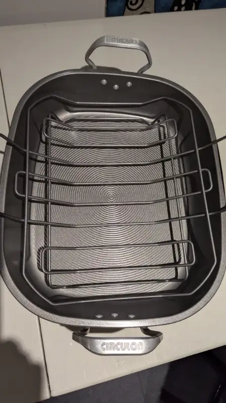 Circulon Non Stick Roasting Pan Induction PRICE DROP! in Kitchen & Dining Wares in Mississauga / Peel Region - Image 3