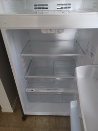 Frigidaire 28" 14 Cu. Ft. Top Freezer Refrigerator (FFHT1425VV)