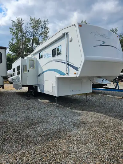 2006 Centuris 5th wheel