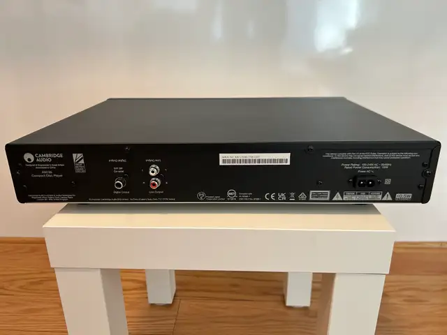 Cambridge Audio CD Player in Stereo Systems & Home Theatre in Calgary - Image 3