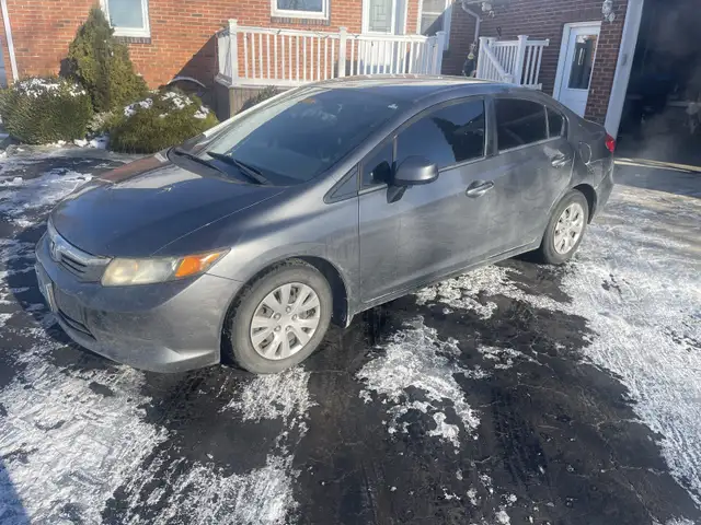 2012 Honda Civic  in Cars & Trucks in Sarnia - Image 4
