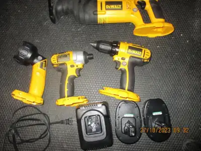 Ensemble Dewalt compact de 4 outils (18v) - Prix 175$, View more