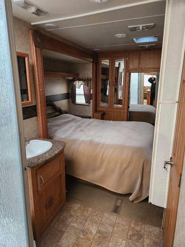2009 Canyon Trail by (Gulf Stream) in RVs & Motorhomes in St. Albert - Image 4